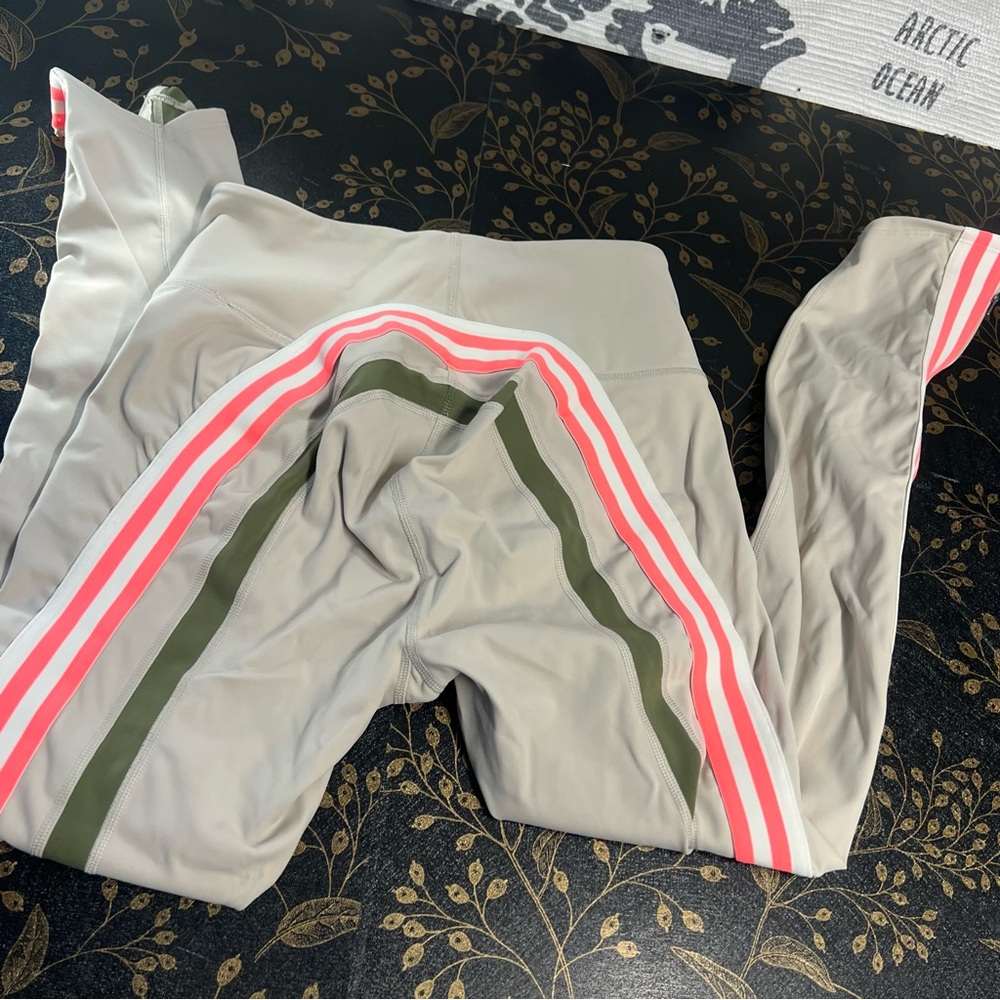 FREE PEOPLE
Run Racer Leggings - Picture 5 of 5